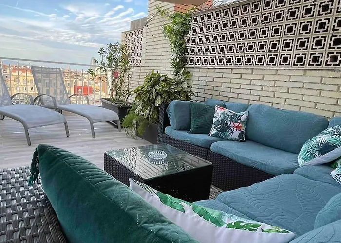 Spacious Penthouse With Big Private Terrace & View