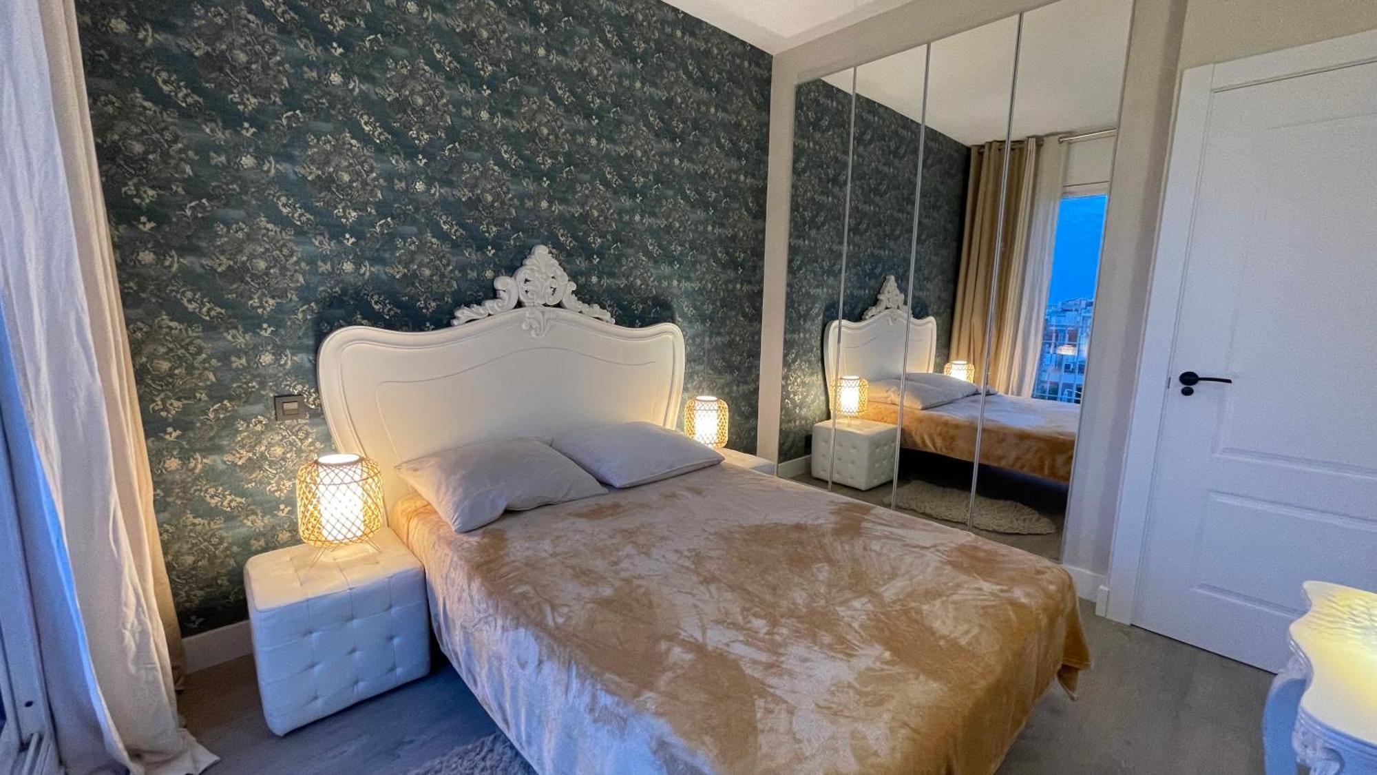 Spacious Penthouse With Big Private Terrace & View *