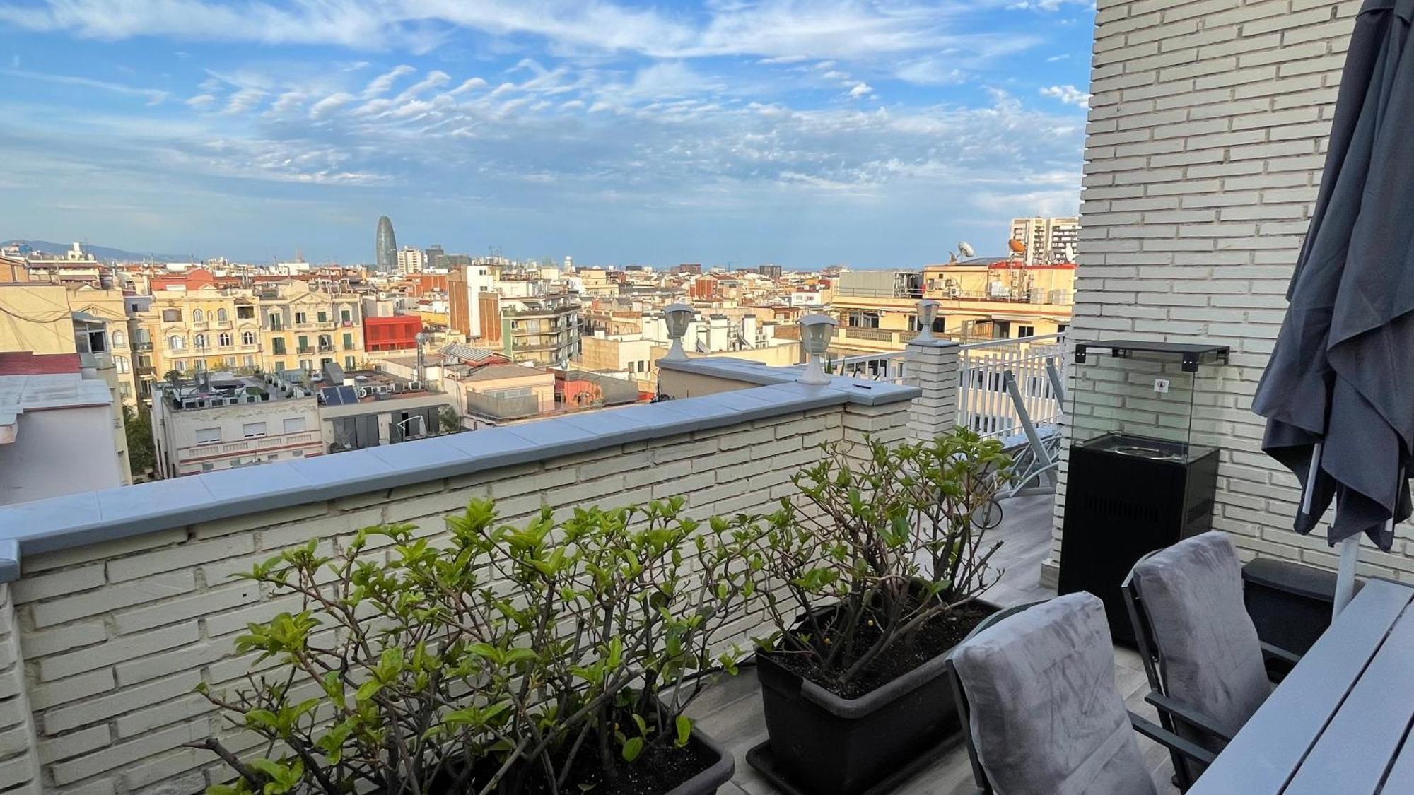 Appartement Spacious Penthouse With Big Private Terrace & View