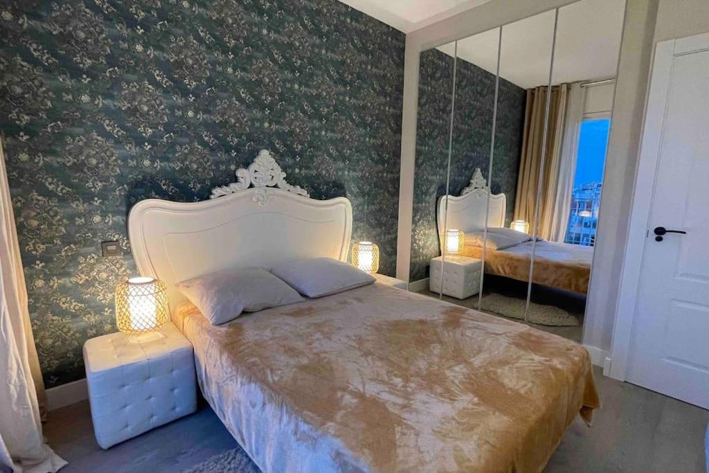 Appartement Spacious Penthouse With Big Private Terrace & View