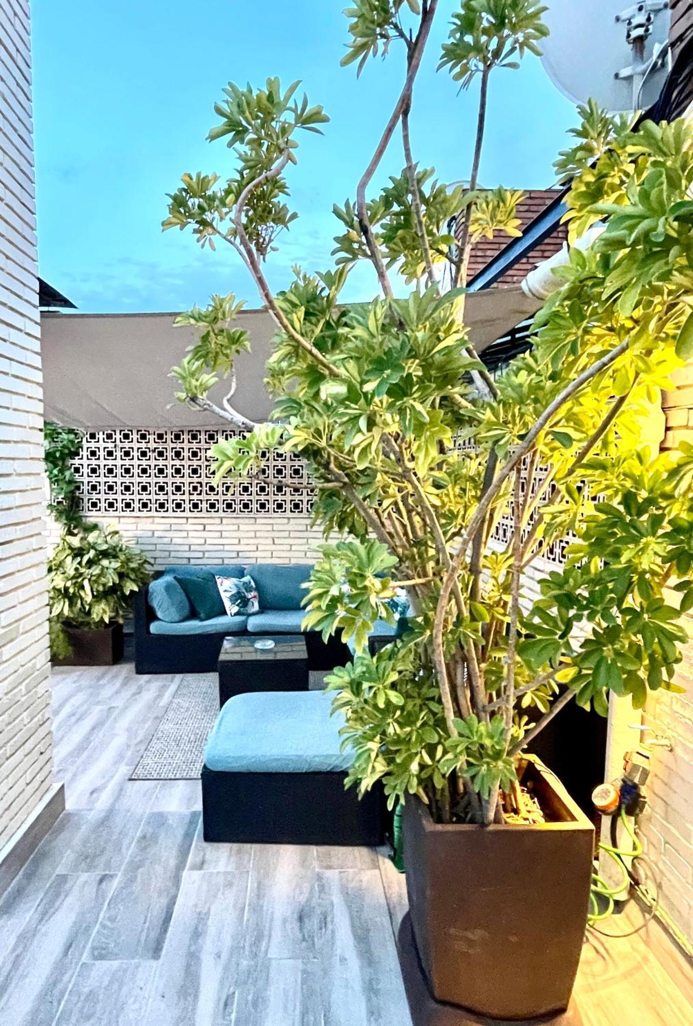 Appartement Spacious Penthouse With Big Private Terrace & View