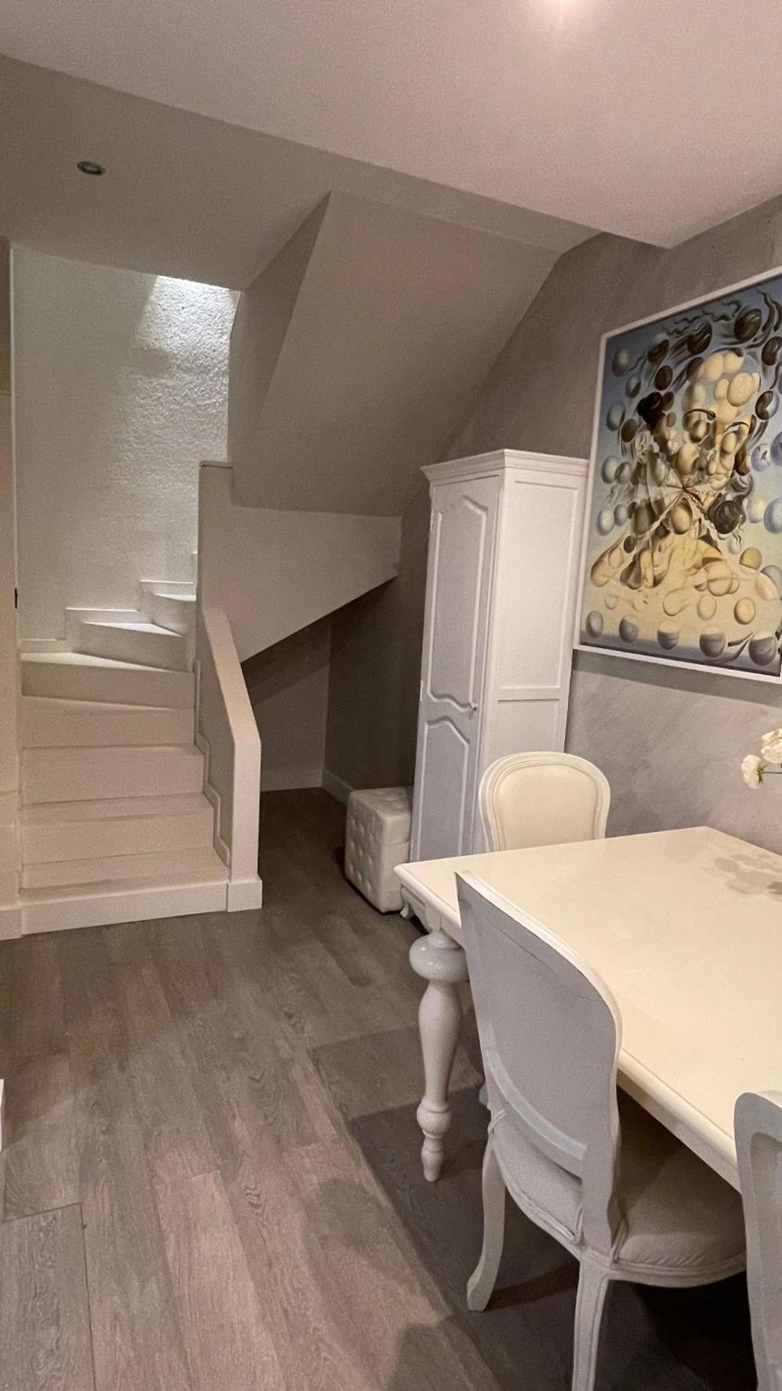 Spacious Penthouse With Big Private Terrace & View