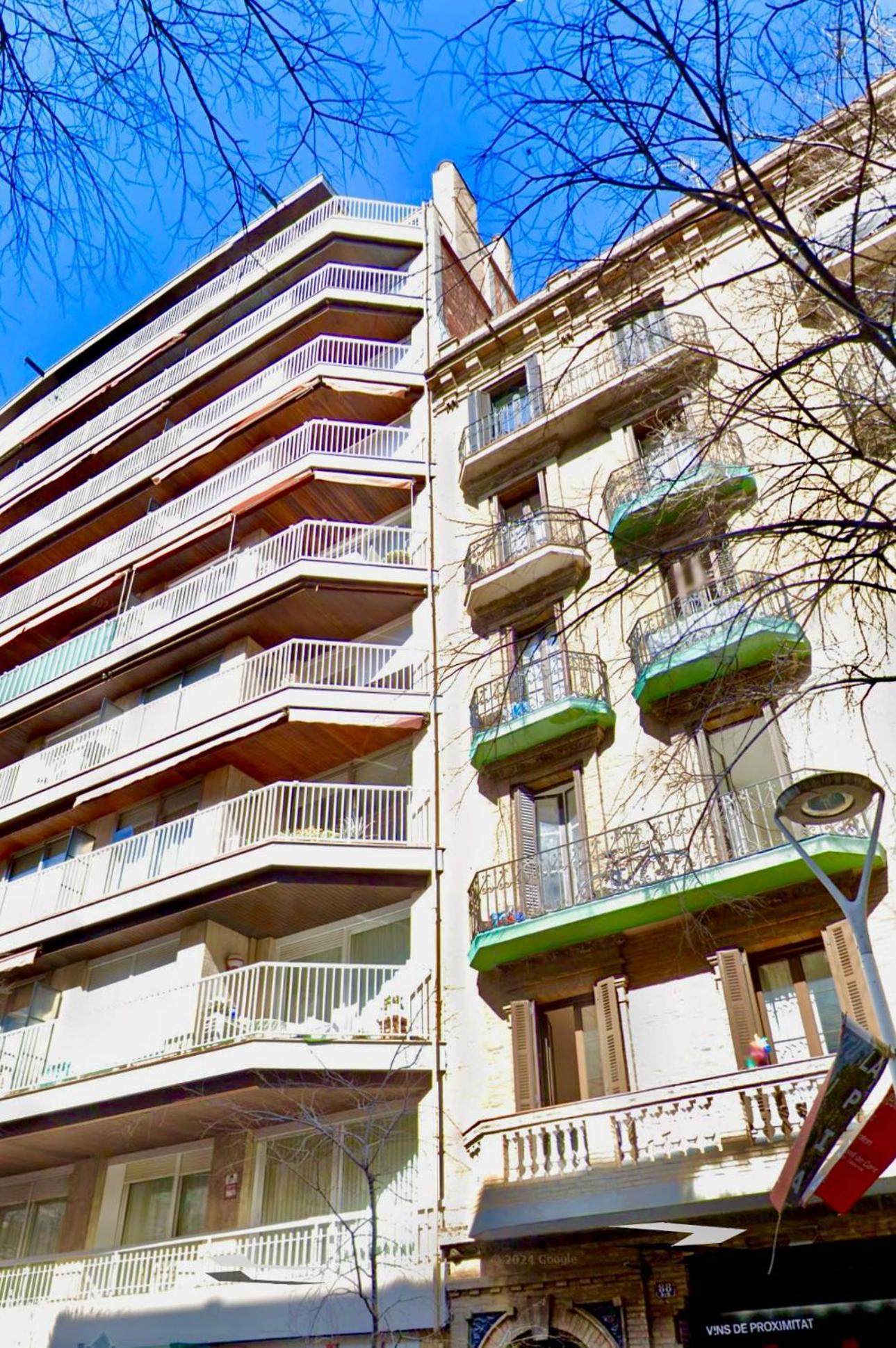 Spacious Penthouse With Big Private Terrace & View Appartement